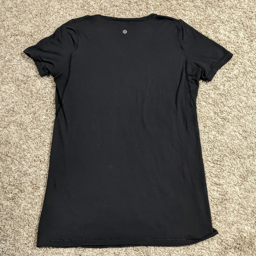 🚫Sold! Lululemon tee - Picture 3 of 5